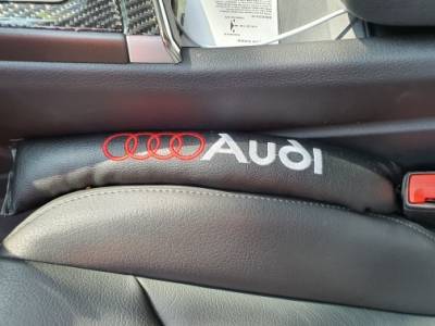 Уплотнители в зазор автомобильного сиденья Audi
