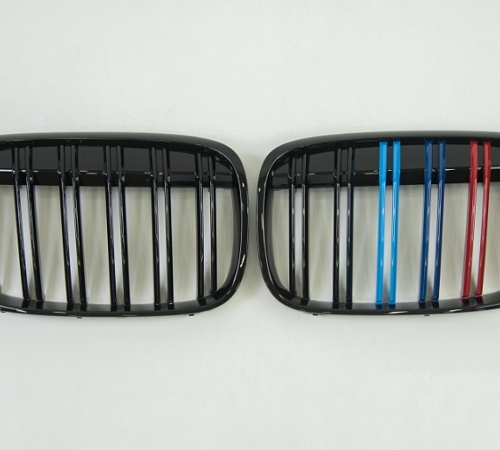 Решетка радиатора BMW X1 F48 М черный глянец триколор (2015-2019)
